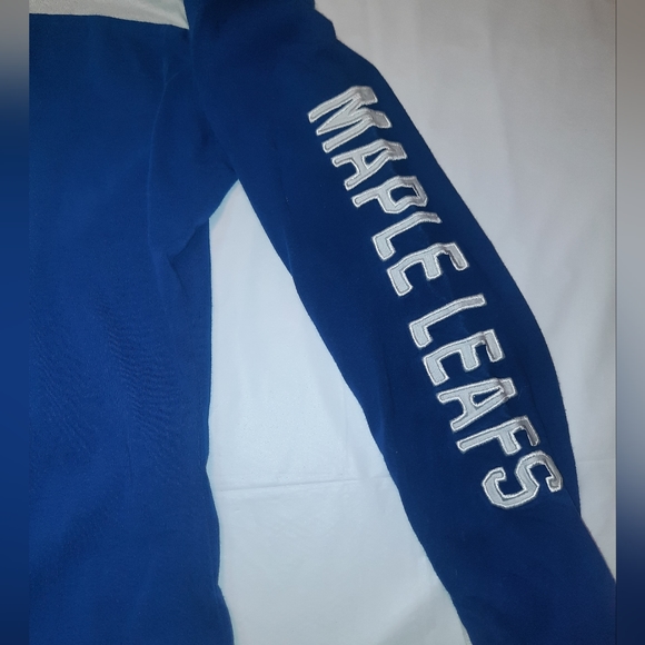 NHL | OldTime Hockey Newbury Collection Toronto Maple Leafs Long Sleeve Size M - Picture 2 of 9
